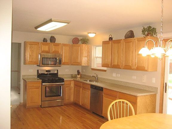 2nd image of 1037 Rosewood Dr