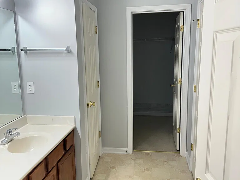 10913 Symington Cir — Photo 21