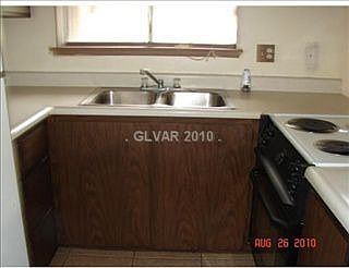 3rd image of 1372 Lorilyn Ave Unit 1
