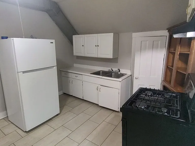 1115 Dorcas St — Photo 12