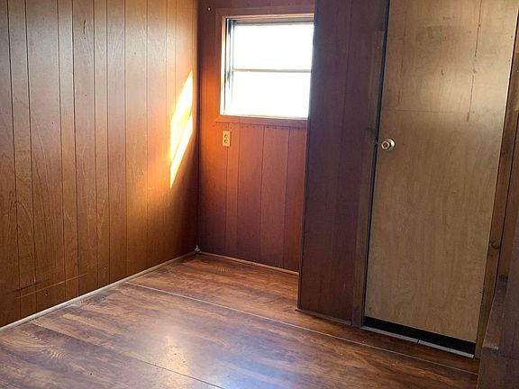 5th image of 300 Keller St Lot 4