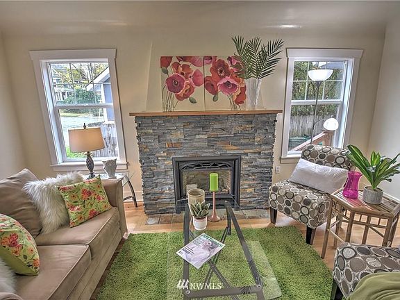 4th image of 309 Quince St NE