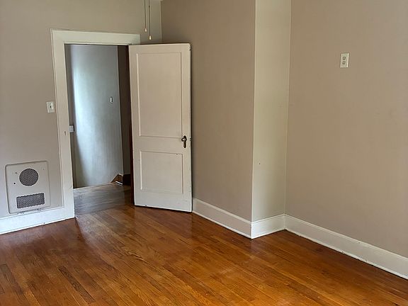 5th image of 604 S Main St