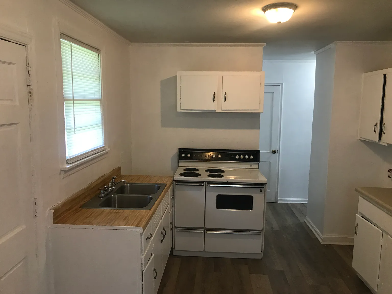 2 bed, 1050 sqft, $1,280 — Photo 3