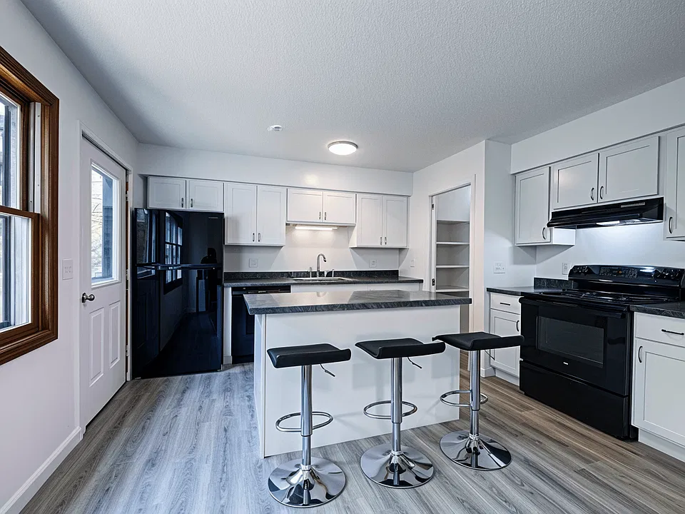 English Village Apartments