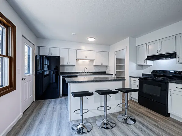 English Village Apartments