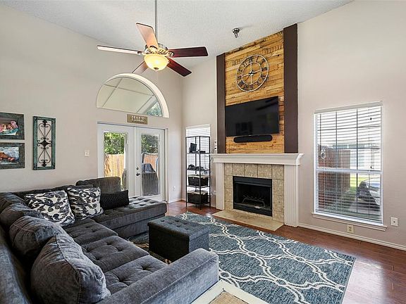 5th image of 55 Alamosa Dr