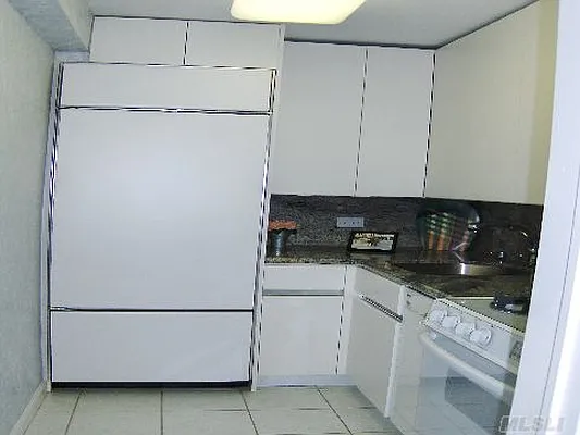 Sold by Century 21 Benjamin Realty | media 52