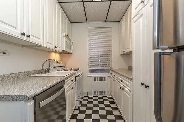 Sold by Douglas Elliman | media 7