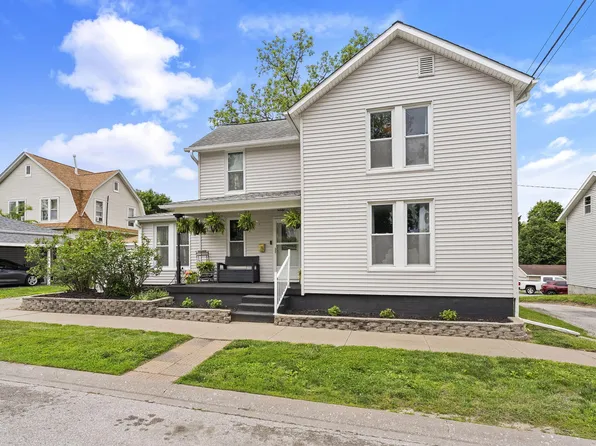 210 Brook St, Muscatine, IA 52761