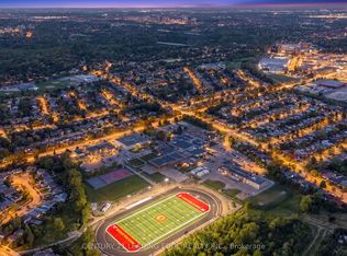 881 Blairholm Ave, Mississauga, ON L5C 1G5
