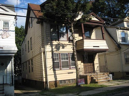 2nd image of 326 Smith St