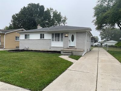 23730 Lakewood St, Saint Clair Shores, MI, 48082
