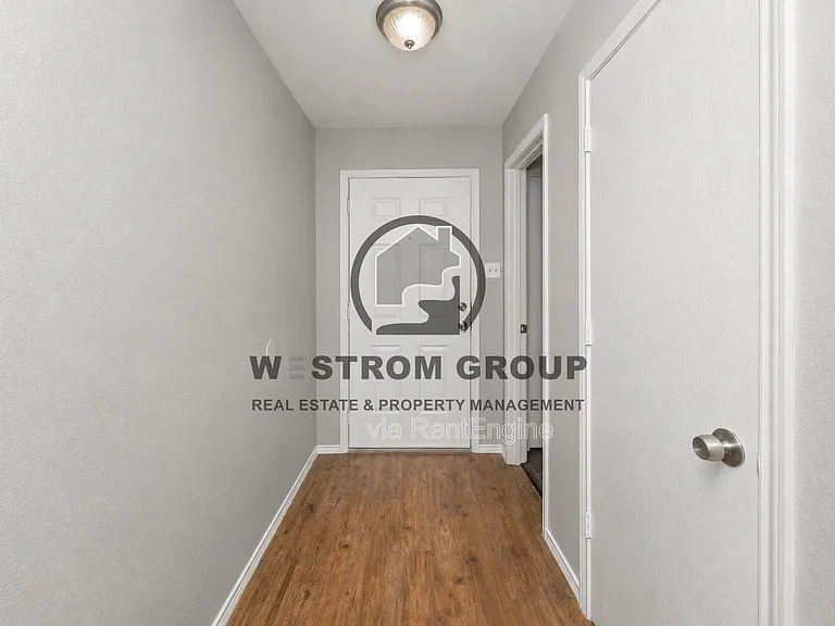 4010 Southern Charm Ct — Photo 4