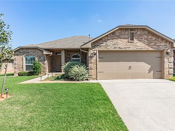 2nd image of 15824 Sonador Dr