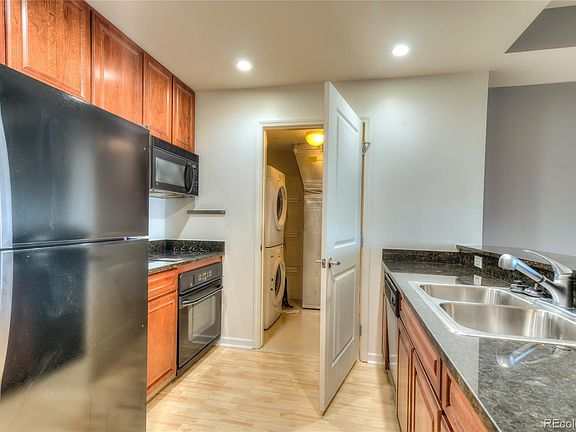 4th image of 925 N Lincoln St #9J-S