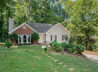 400 Dorsey Cir, Lilburn, GA 30047