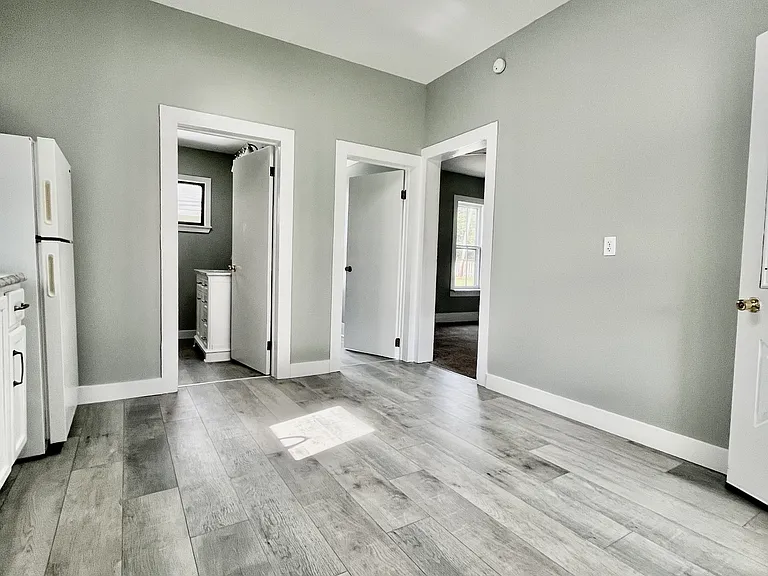 117 W Hemlock St — Photo 1