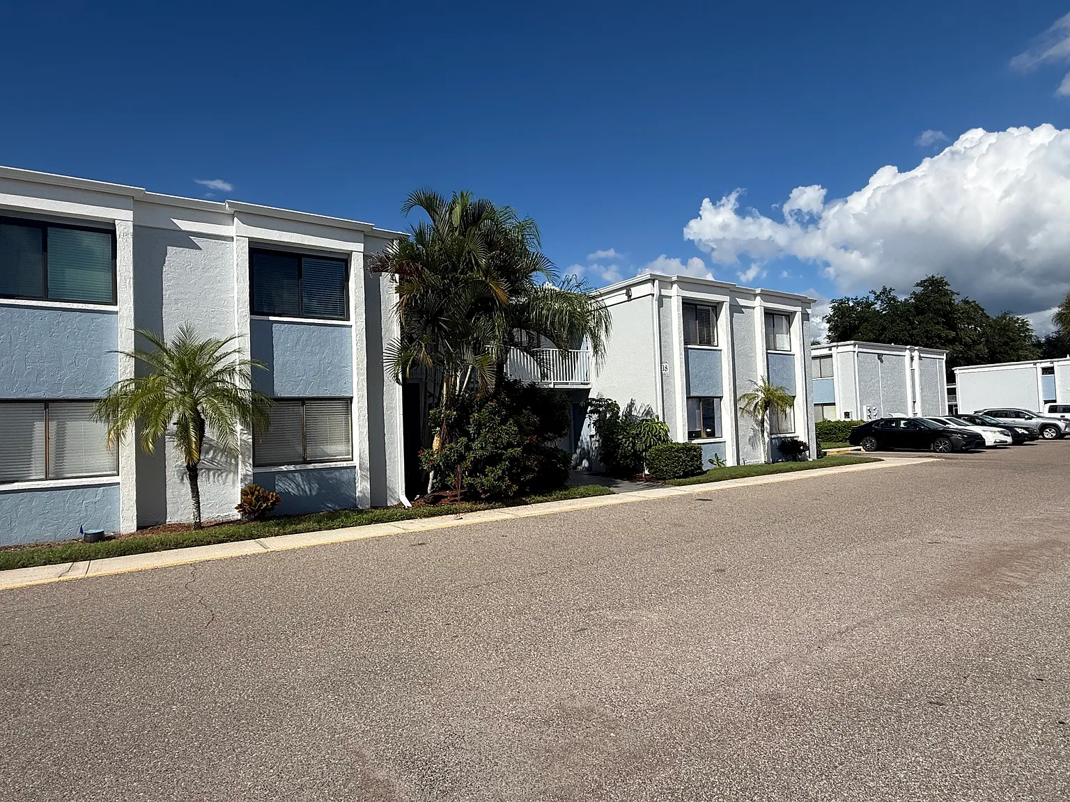 2 bed, 960 sqft, $1,295 — Photo 2