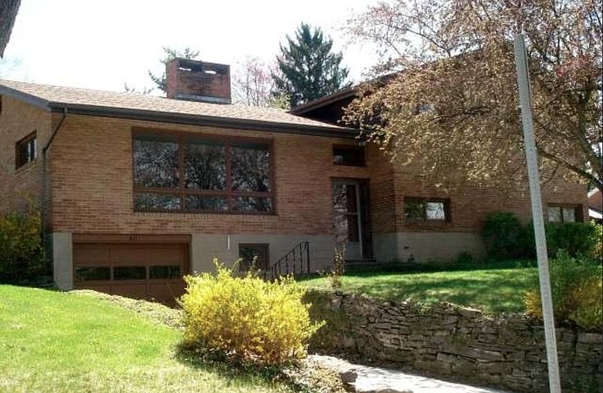 1st image of 611 Glenn Rd