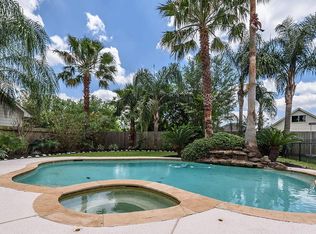 706 Hackberry Ln, Friendswood, TX 77546