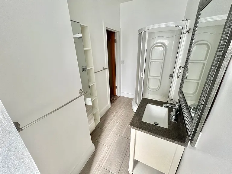14 Westminster Ave #5 — Photo 5