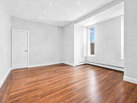 3rd image of 582 Throop Ave APT 3B