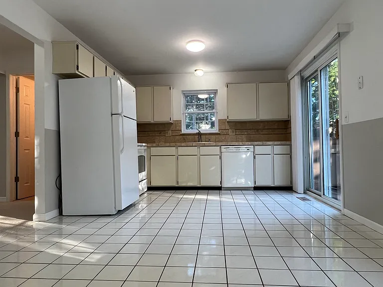 3306 Alpine Dr — Photo 8