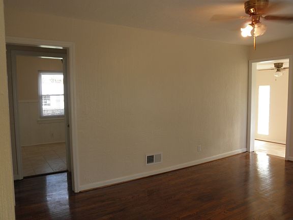 3rd image of 3923 Greenlawn Ave NW