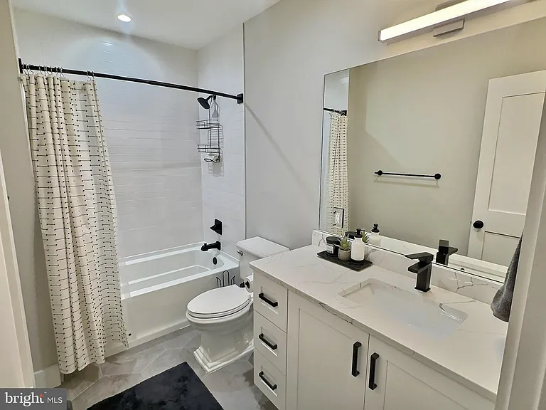 1420 Staples St NE #1 — Photo 10