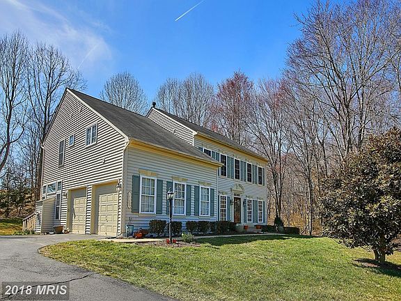 2nd image of 17265 Banbury Ct