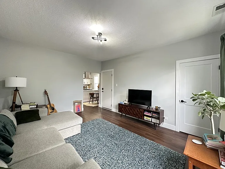 1721 N Mozart St #2 — Photo 10
