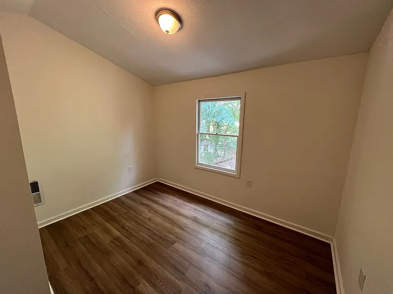 1304 Buckingham Rd — Photo 45