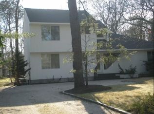 19 Bridle Path, Westhampton, NY 11960