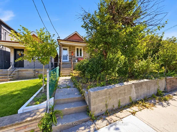 279 McRoberts Ave, Toronto, ON M6E 4P8
