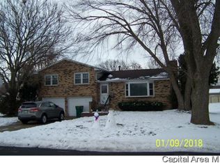 2841 Costa Dr, Galesburg, IL 61401