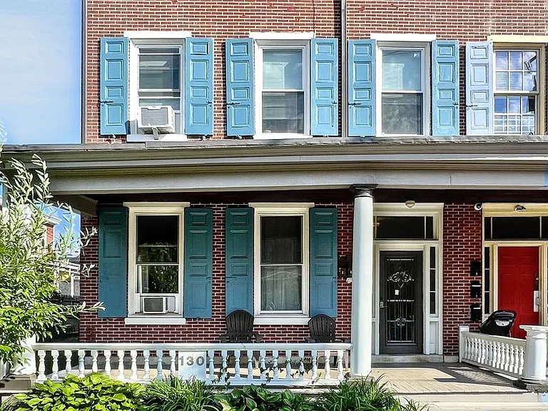 130 E Chestnut St — Photo 2