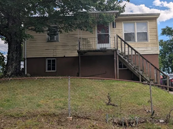 809 Olympia St, Martinsville, VA 24112