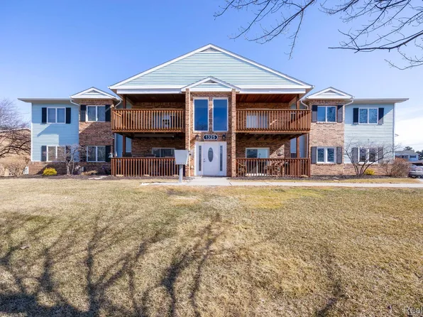 1325 Harbour Blvd APT 84, Trenton, MI 48183