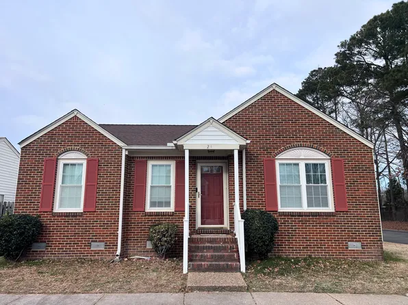 21 N Lake Loop, Hampton, VA 23666