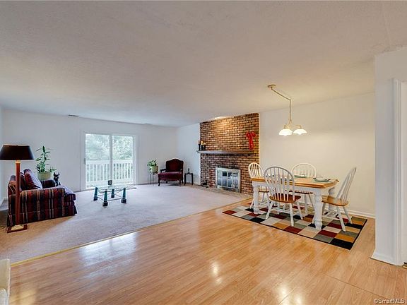 2nd image of 304 Summer Hill Dr Unit 304
