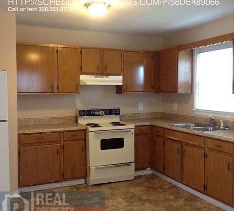 2nd image of 825 Cole St