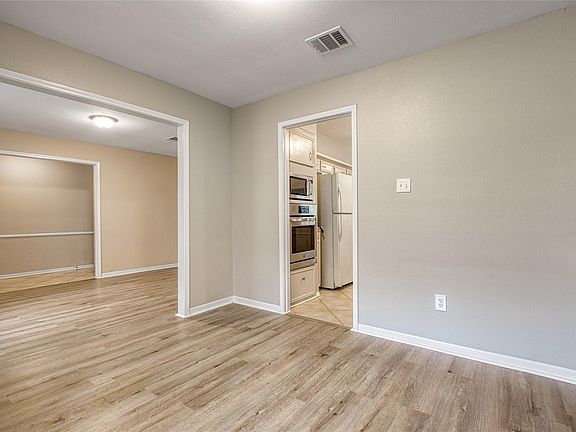 4th image of 19507 Hunt Lake Lane