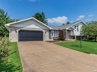 8330 Greendale Dr, Evansville, IN 47711