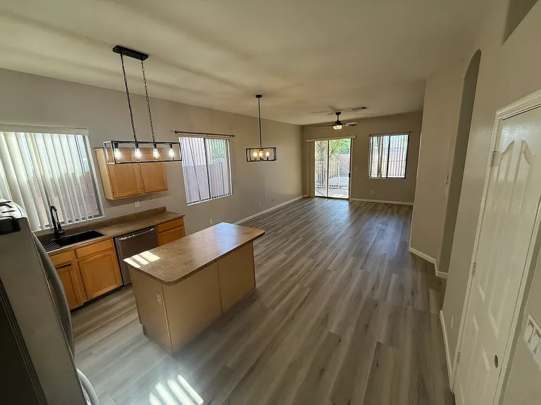 8836 W Adam Ave — Photo 7