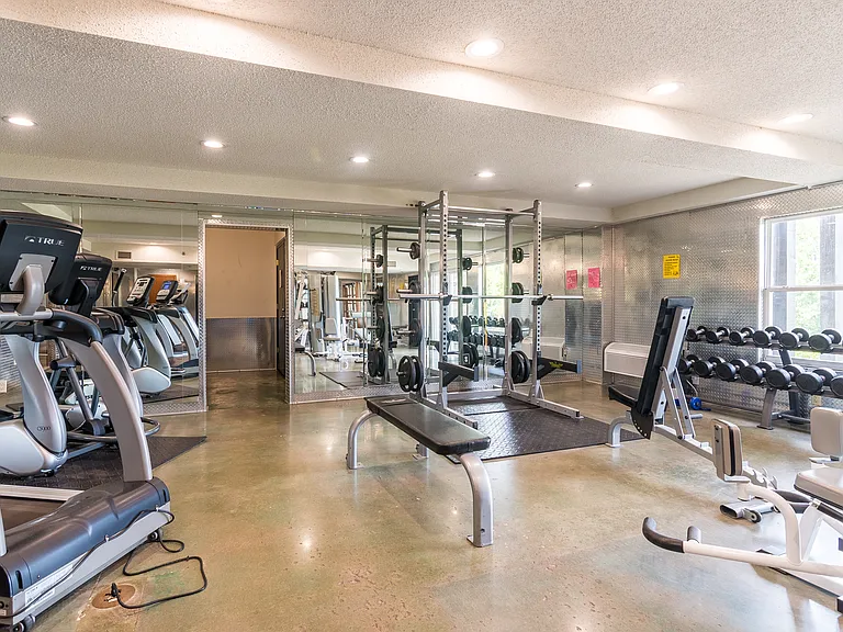 6565 W Foxridge Dr — Photo 11