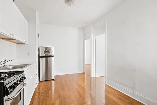 Rented by Compass | media 10