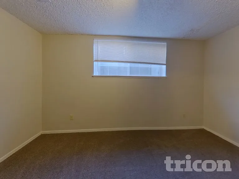 841 Wyoming Ave — Photo 11