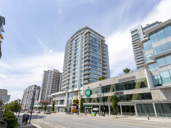112 E 13th St #707, North Vancouver, BC V7M 1N6