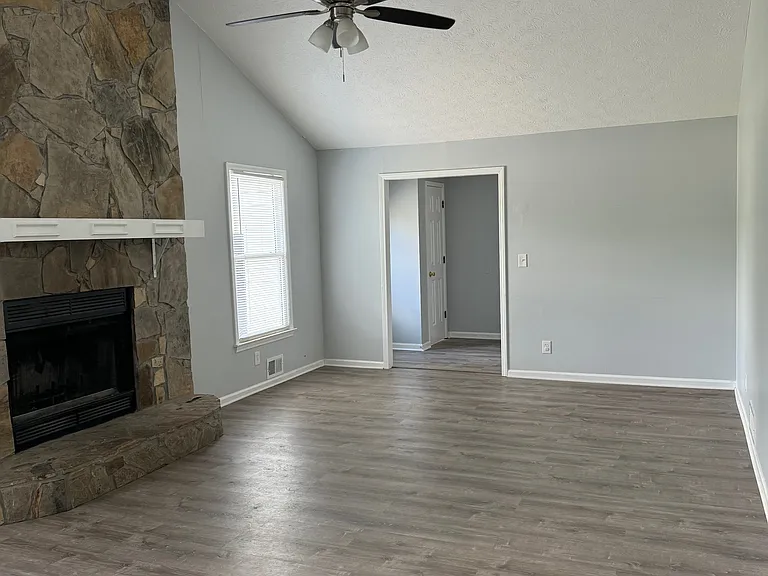 2131 Grayfield Dr — Photo 6